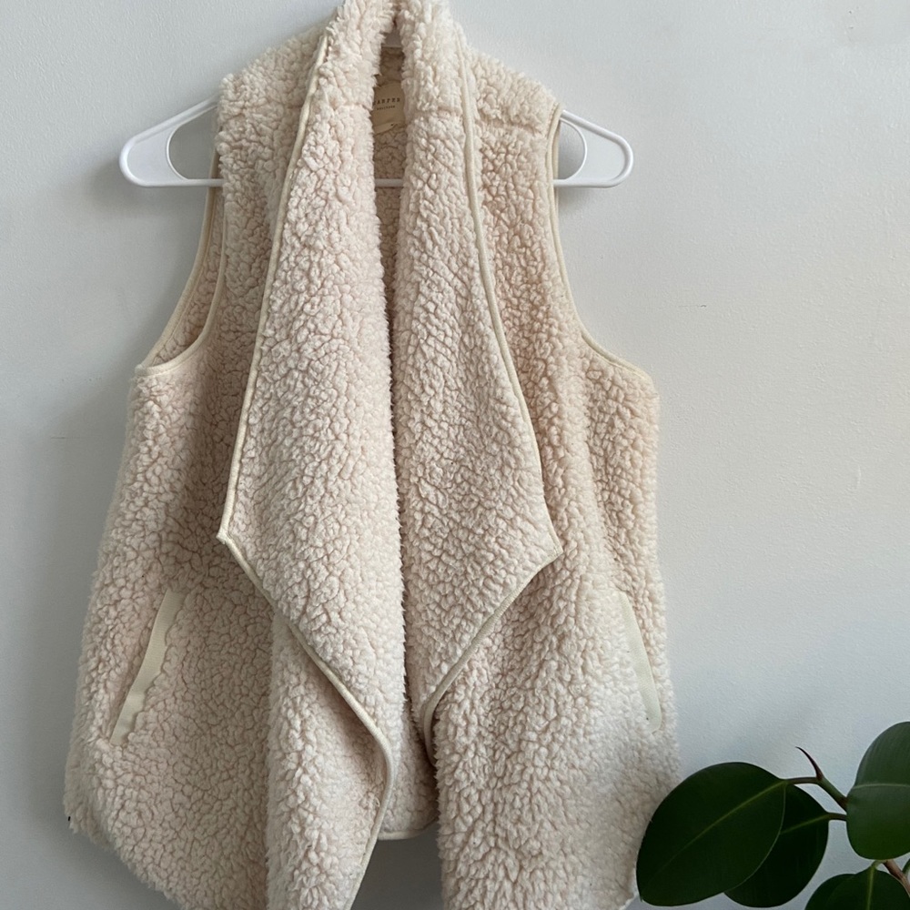 NEW Women’s Sherpa Vest (no tag)